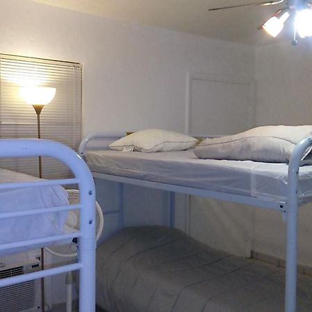 הוסטל Downtown Hollywood Beach Students' Dorm מראה חיצוני תמונה