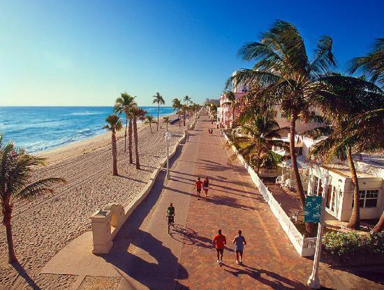 הוסטל Downtown Hollywood Beach Students' Dorm מראה חיצוני תמונה